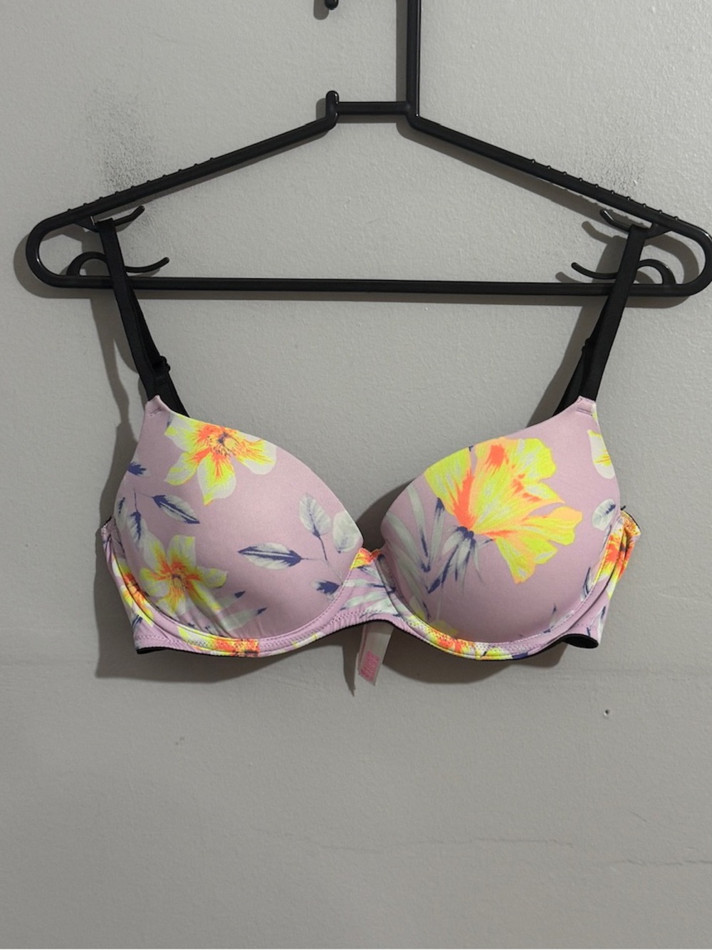 Victoria Secret PINK Wear Everywhere Lightly Lined Bra 34C Floral Underwired